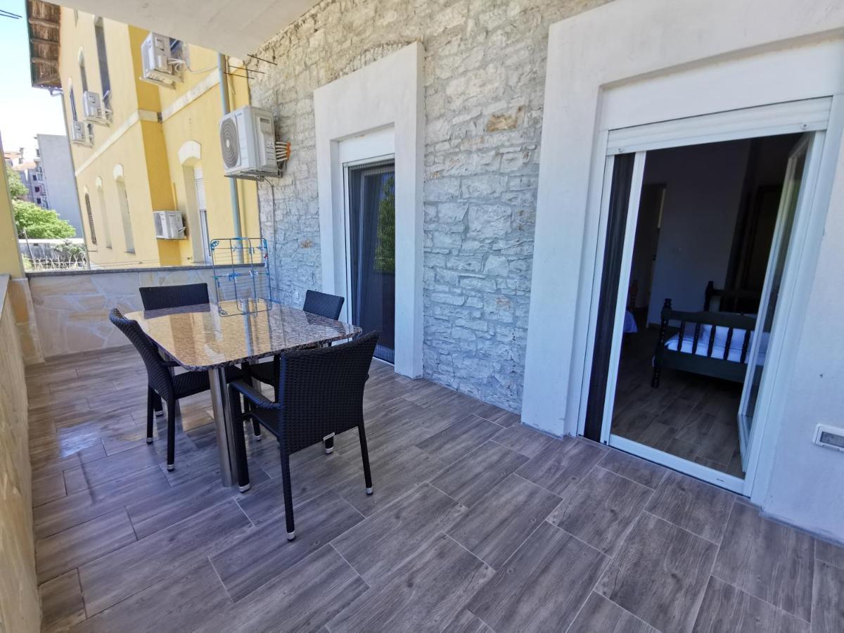 Apartment Damir Pula Exterior photo
